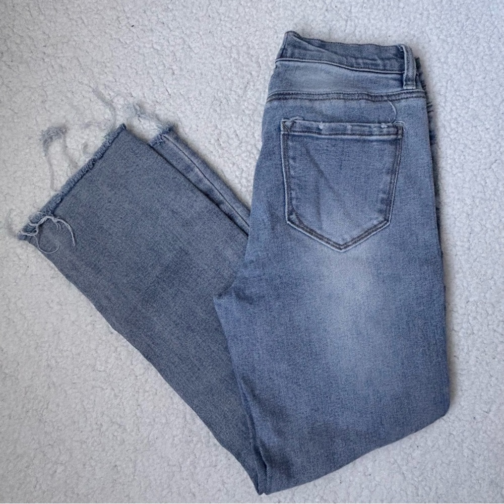 Kensie Distressed Jeans